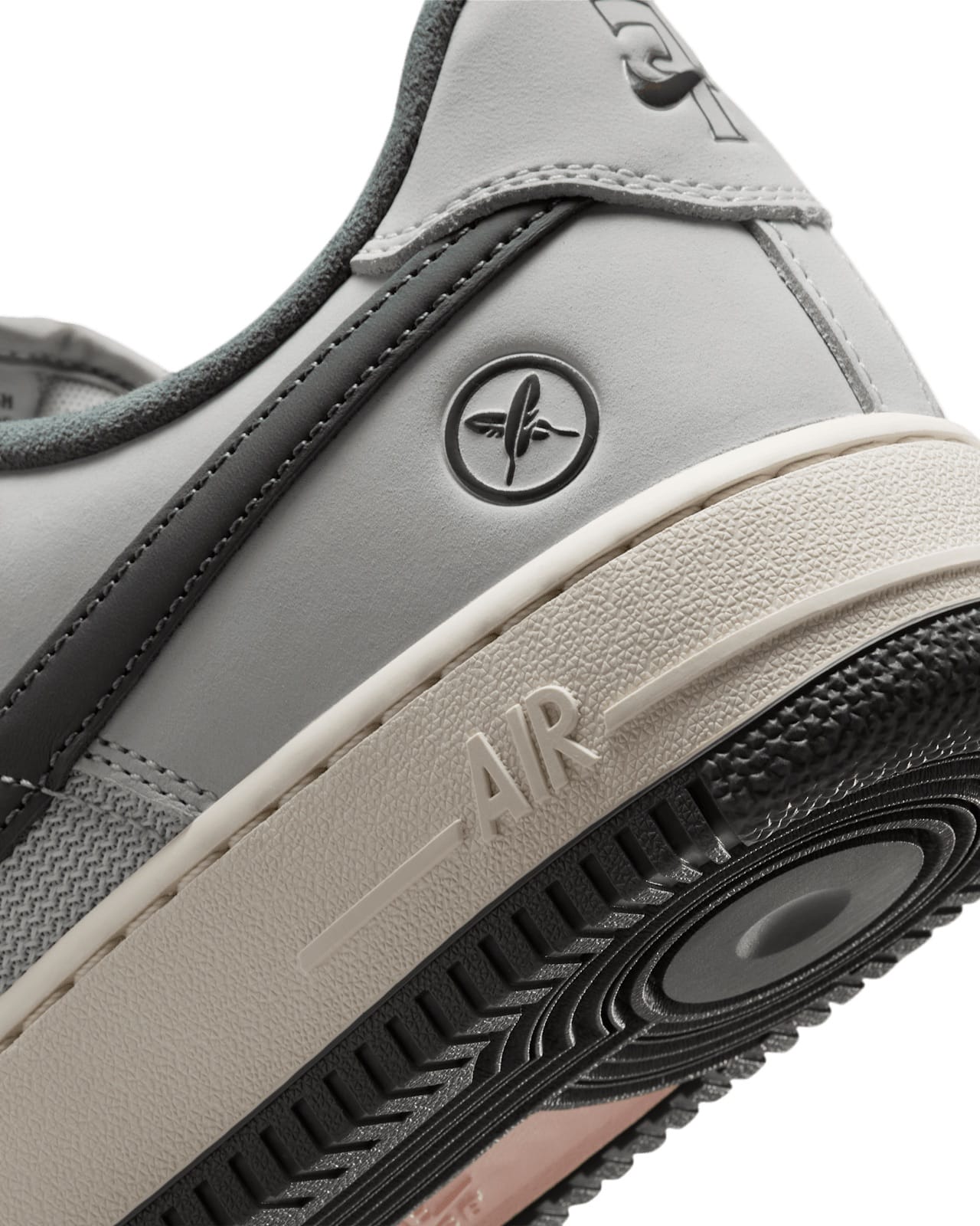 Yuto Horigome x Nike SB Air Force 1 Low Light Bone IO8439-100 8