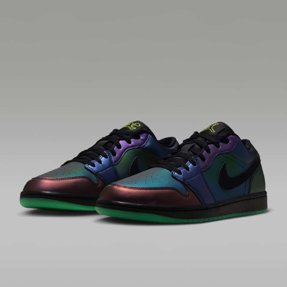 Air Jordan 1 Low SE Magic Ball IX6375-001 4