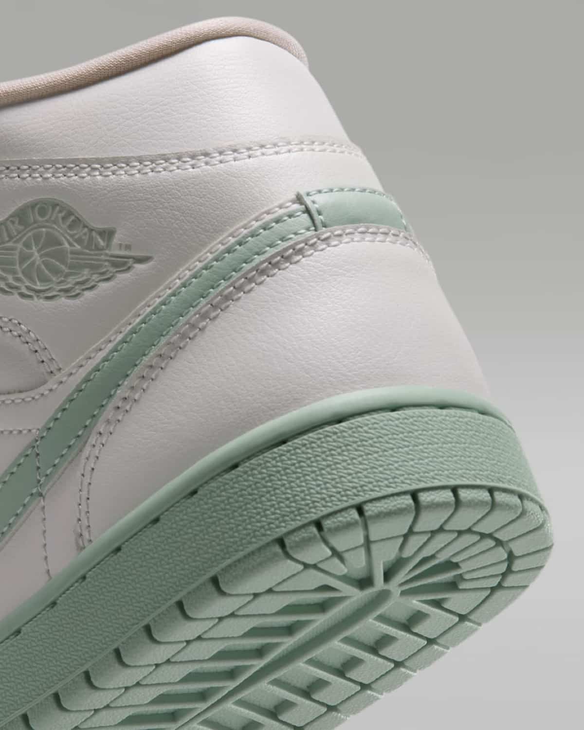 Air Jordan 1 Mid Pistachio Frost BQ6472-124 8