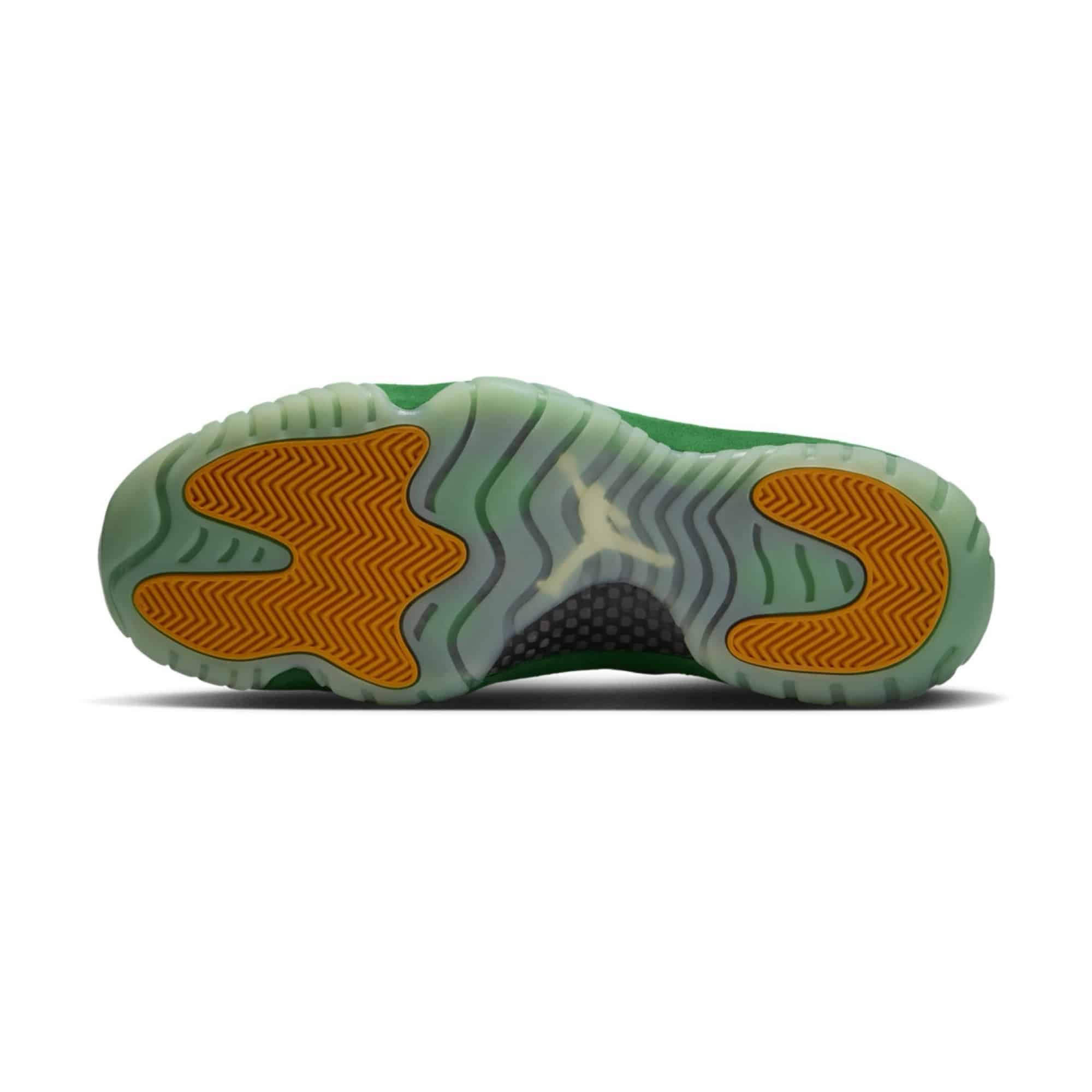 Air Jordan 11 Green Screen Monstars IQ5700-900 1