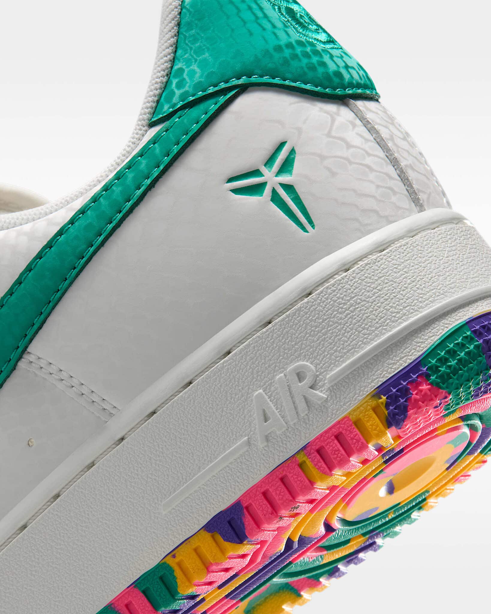 Kobe Bryant x Nike Air Force 1 Low Parade IB0018-104 8