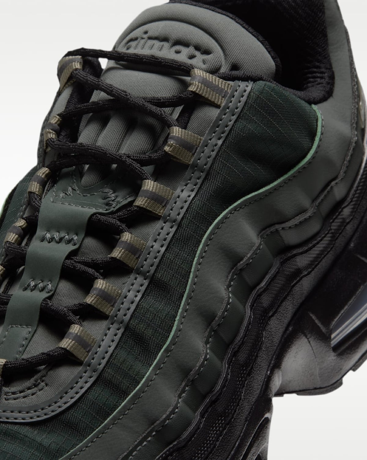 Nike Air Max 95 GORE-TEX Camo Green IO1877-300 7