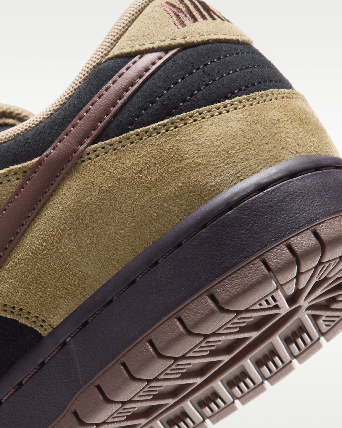 Nike SB Dunk Low Filbert Light Chocolate HQ1625-201 8