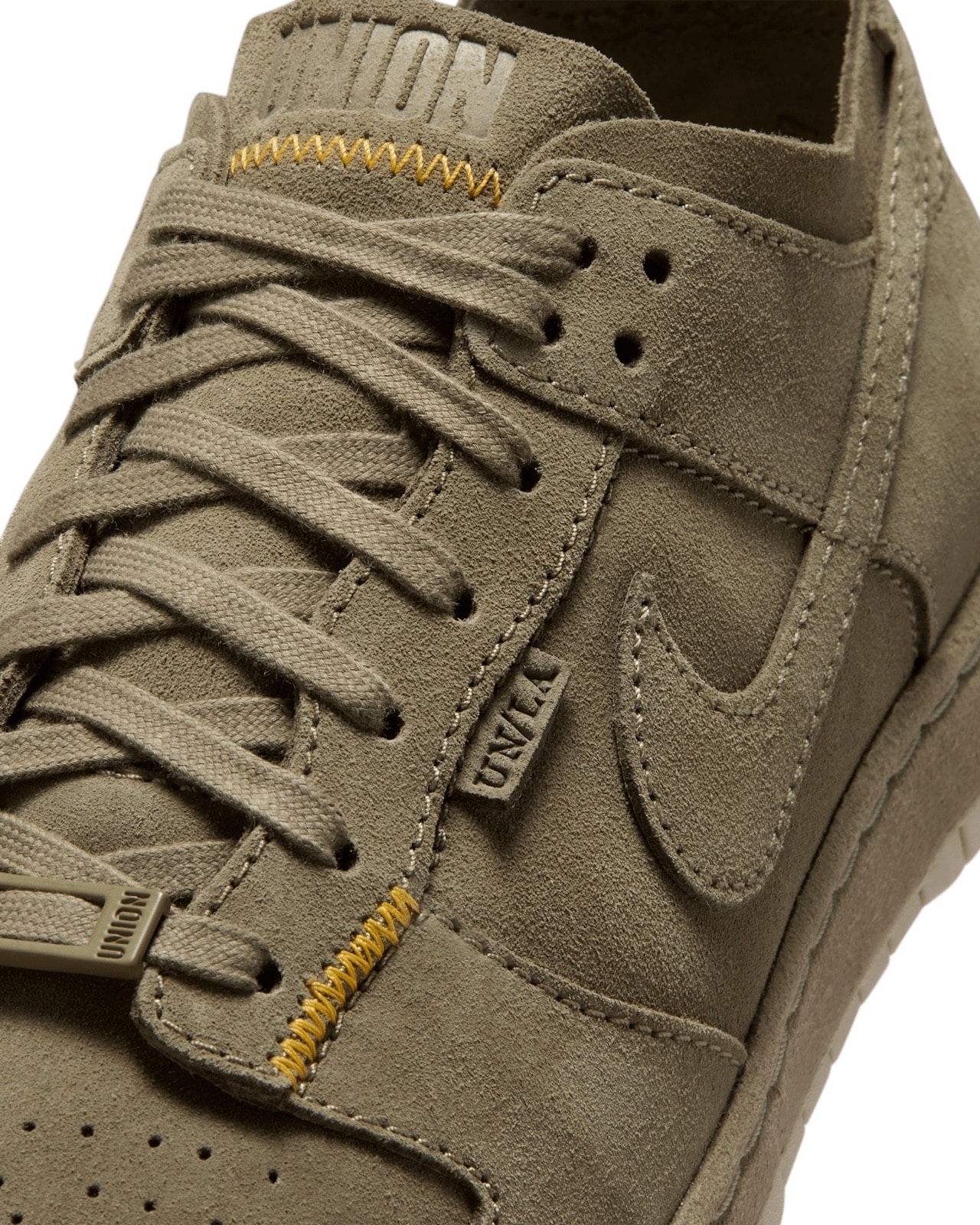 Union x Nike Dunk Low Bamboo IF7380-200 7
