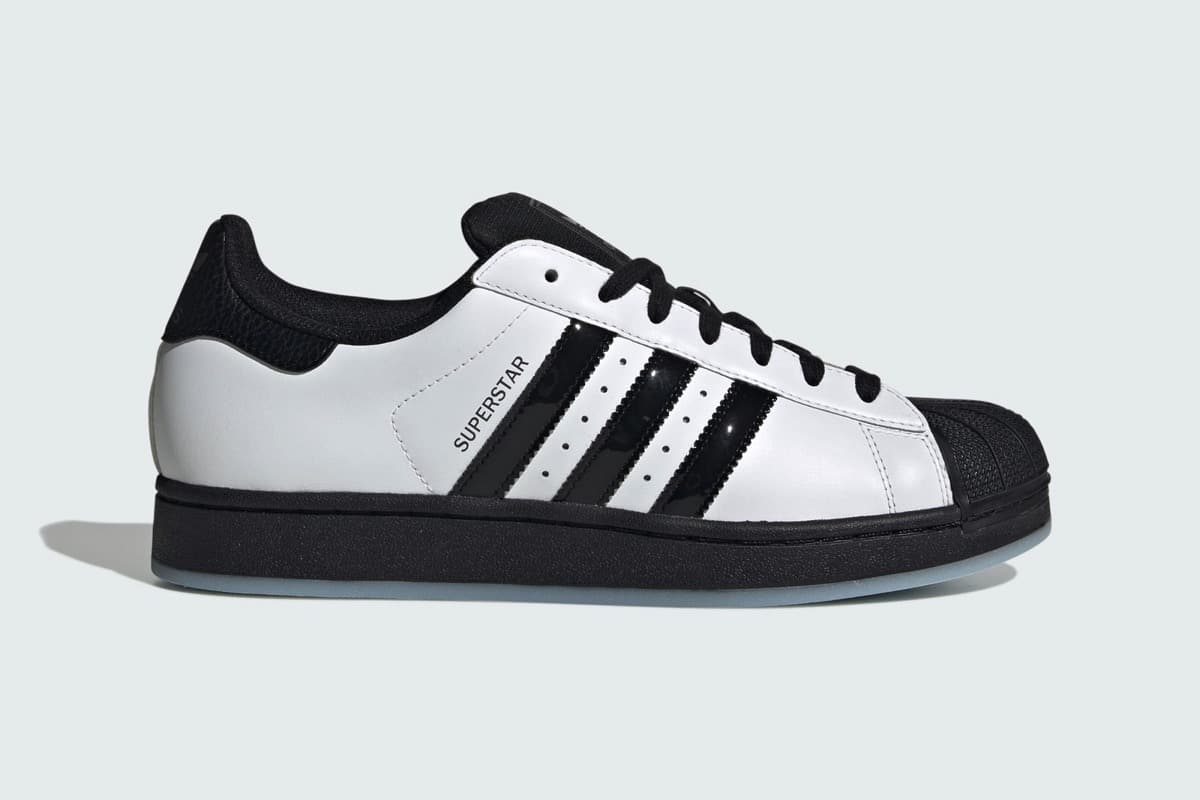Adidas Superstar – biało-czarna klasyka z lakierowanymi paskami